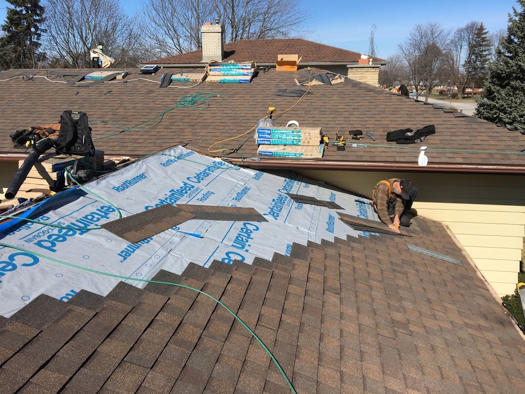 Construction Works Roofing Specializing In Flat Roofing | 8168 Mountain Rd, Niagara Falls, ON L2H 0V2, Canada | Phone: (905) 933-0172