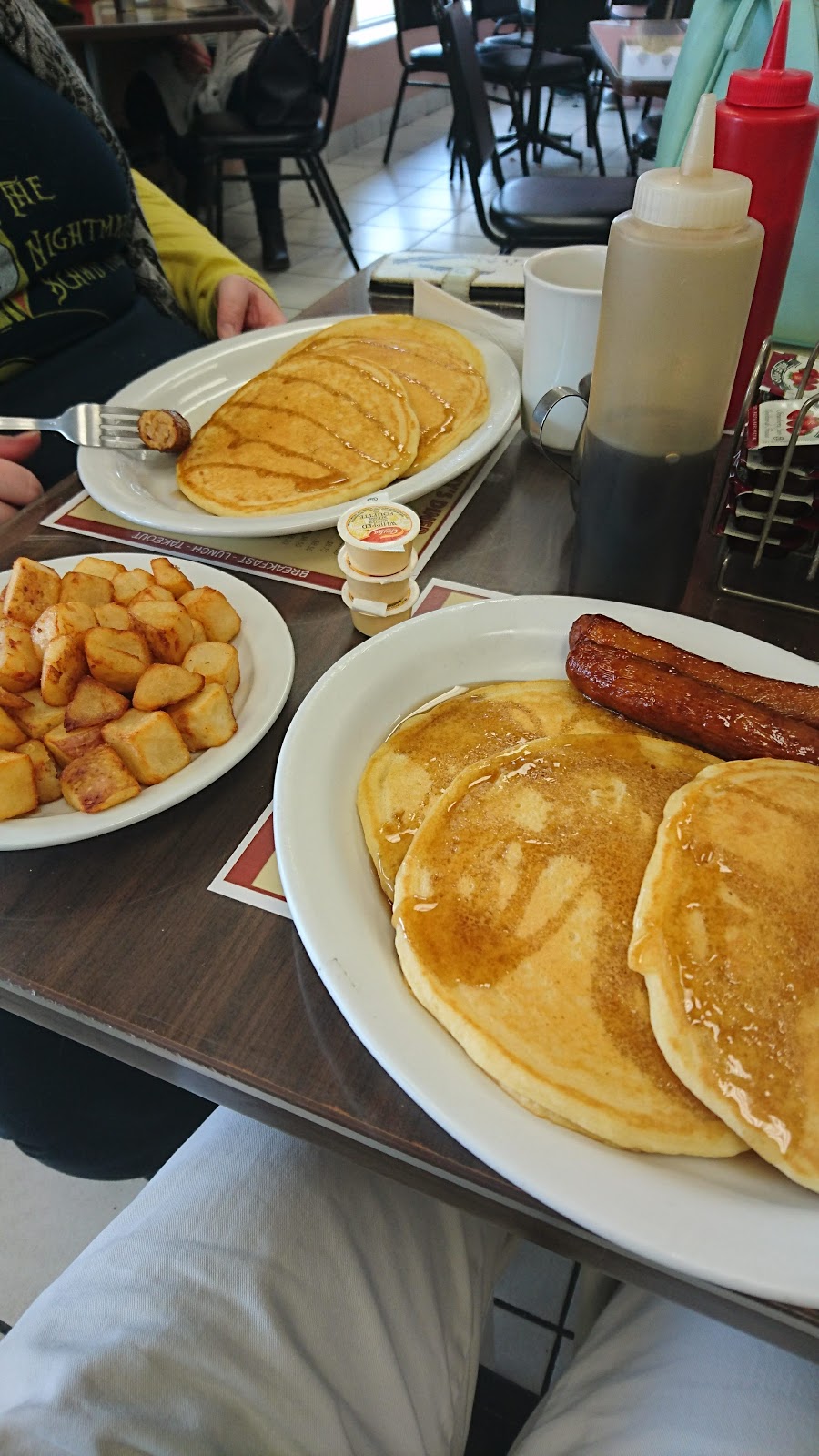 Jerry & Jennys Diner | 11256 Tecumseh Rd E, Windsor, ON N8R 1A8, Canada | Phone: (519) 735-1313