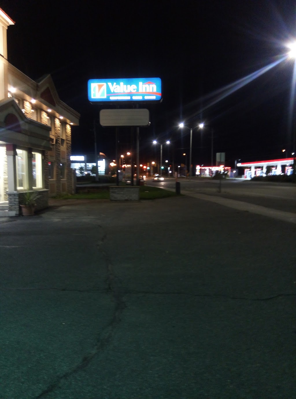 Value Inn | 2098 Montreal Rd, Gloucester, ON K1J 6M8, Canada | Phone: (613) 745-1531