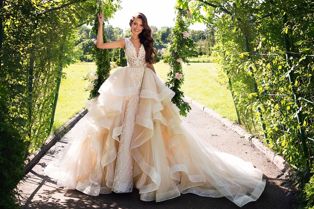 Meus Brides | 111 Hwy 20 E Unit 5, Fonthill, ON L0S 1E0, Canada | Phone: (289) 786-8000