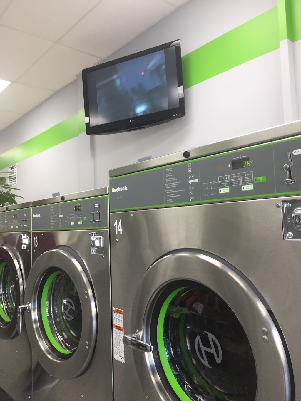 Royal Express Laundromat | 14330 64 Ave #104, Surrey, BC V3W 1Z1, Canada | Phone: (604) 593-6664