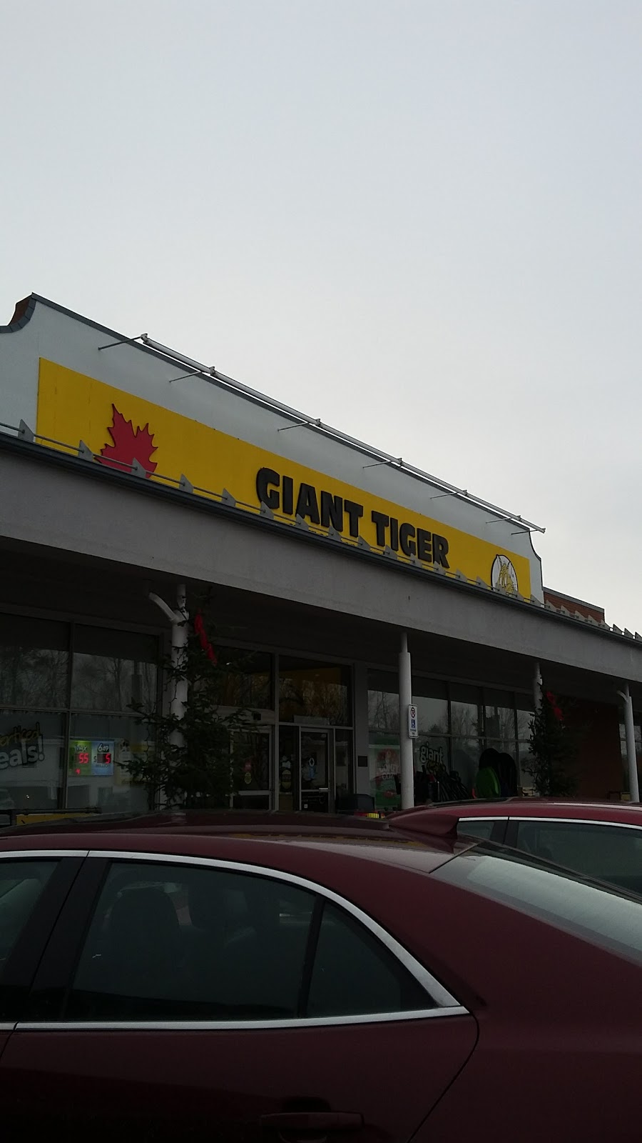 Giant Tiger | 32 Ridge Rd, Deep River, ON K0J 1P0, Canada | Phone: (613) 584-3048