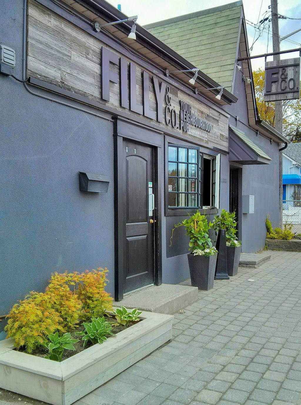 Filly & Co | 14888 Yonge St, Aurora, ON L4G 1M7, Canada | Phone: (905) 727-4271