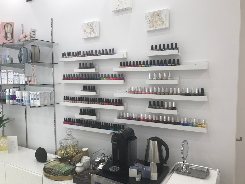 Jade Thread & Wax Bar (Danforth) | 496 Danforth Ave, Toronto, ON M4K 1P6, Canada | Phone: (647) 748-5233