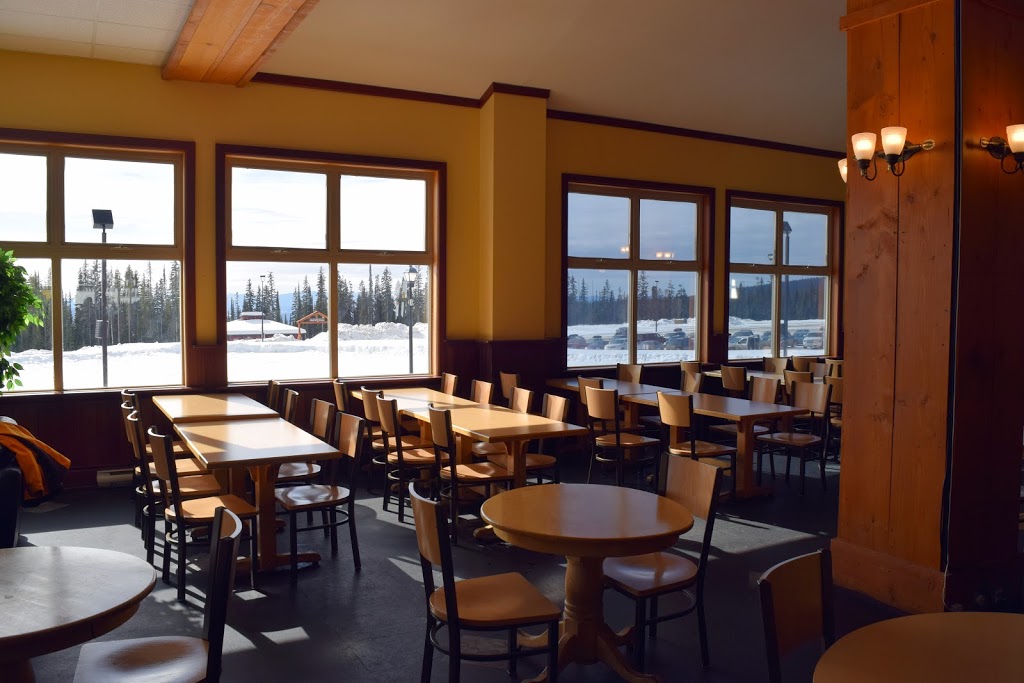 Moose Lounge | Happy Valley Road, Kelowna, BC V1P 1P3, Canada | Phone: (250) 491-6154