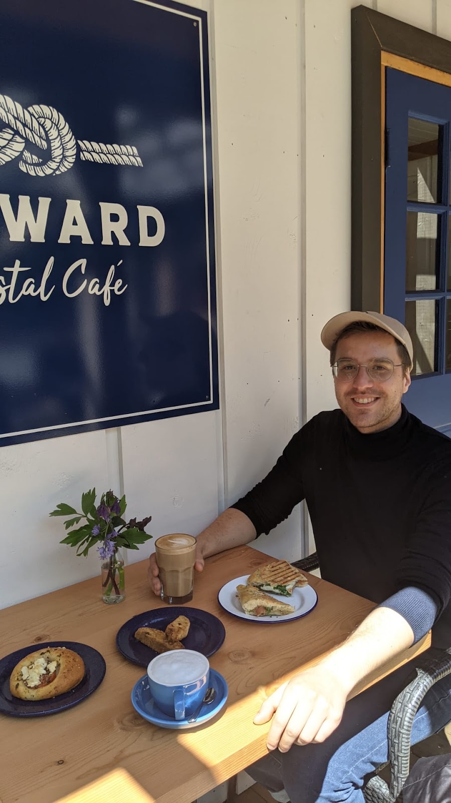 Leeward Cafe | 1737 Cowichan Bay Rd, Cowichan Bay, BC V0R 1N0, Canada | Phone: (250) 597-0034