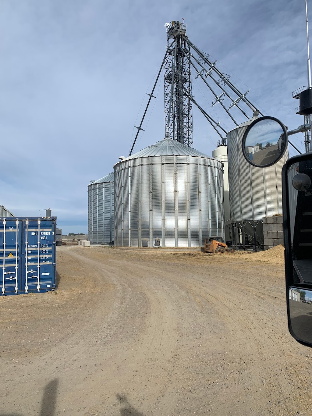 KCL Cattle Company Ltd - East Lot | Box 18, SW-16-9-19, Coaldale, AB T1M 1M2, Canada | Phone: (403) 328-6565