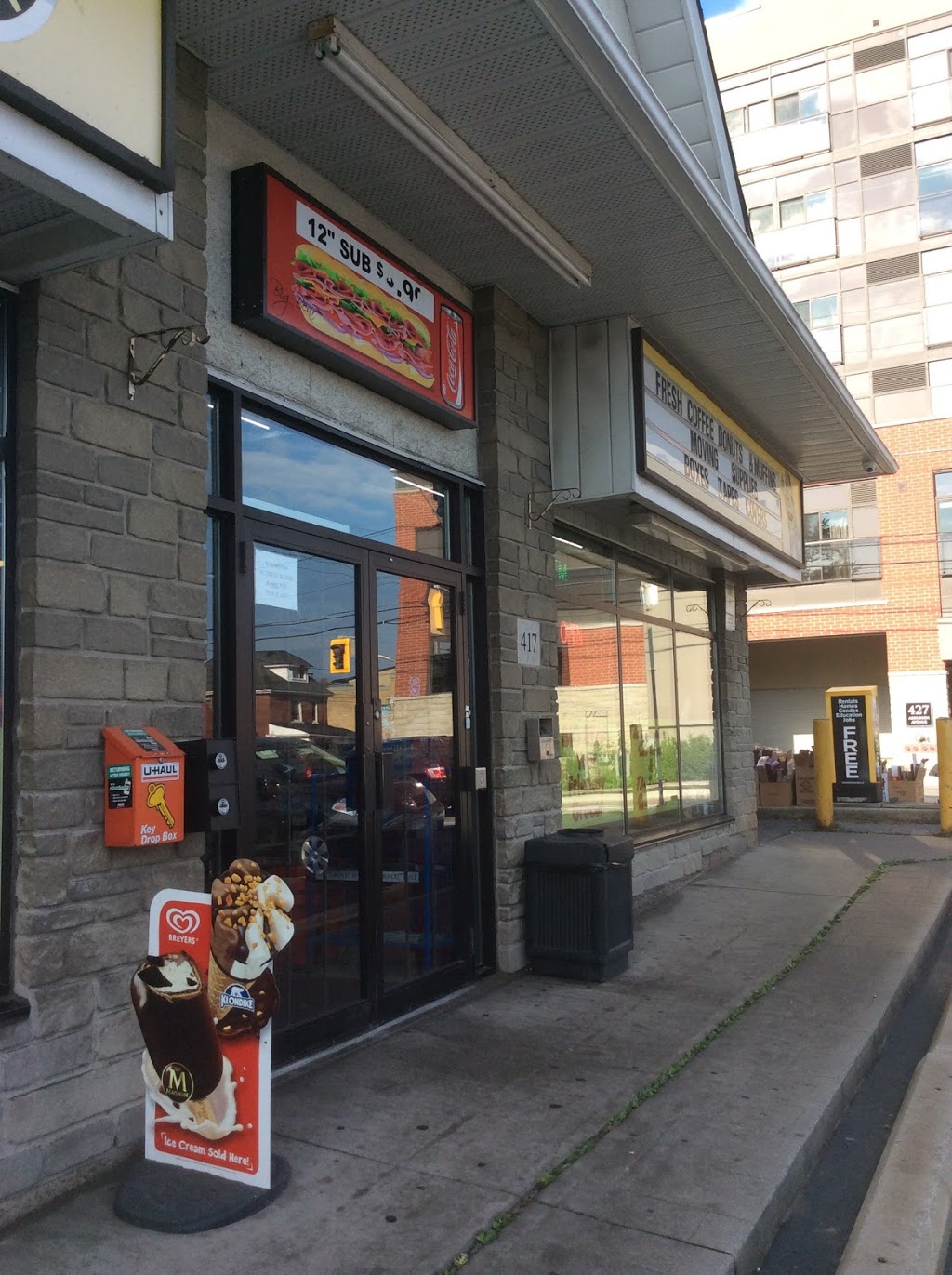 Big Bear Food Mart | 417 Aberdeen Ave, Hamilton, ON L8P 2S1, Canada | Phone: (905) 523-4658