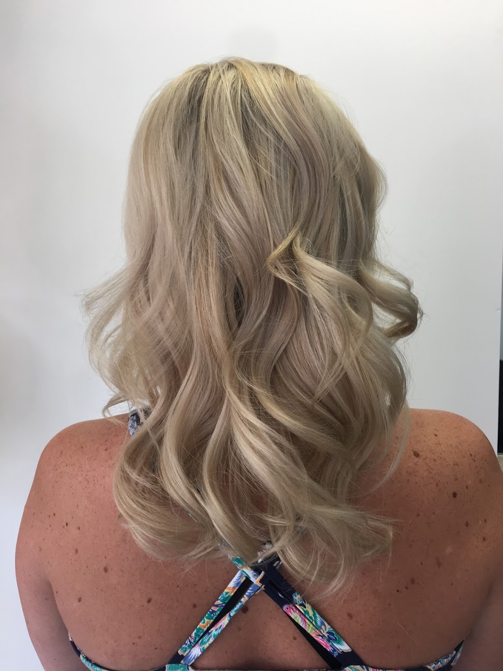 Blonnoir | 422 Av Victoria, Saint-Lambert, QC J4P 2H9, Canada | Phone: (450) 672-6405