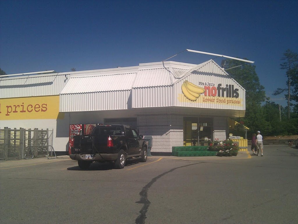 Mike & Terris No Frills | 98 Ontario St S, Grand Bend, ON N0M 1T0, Canada | Phone: (866) 987-6453