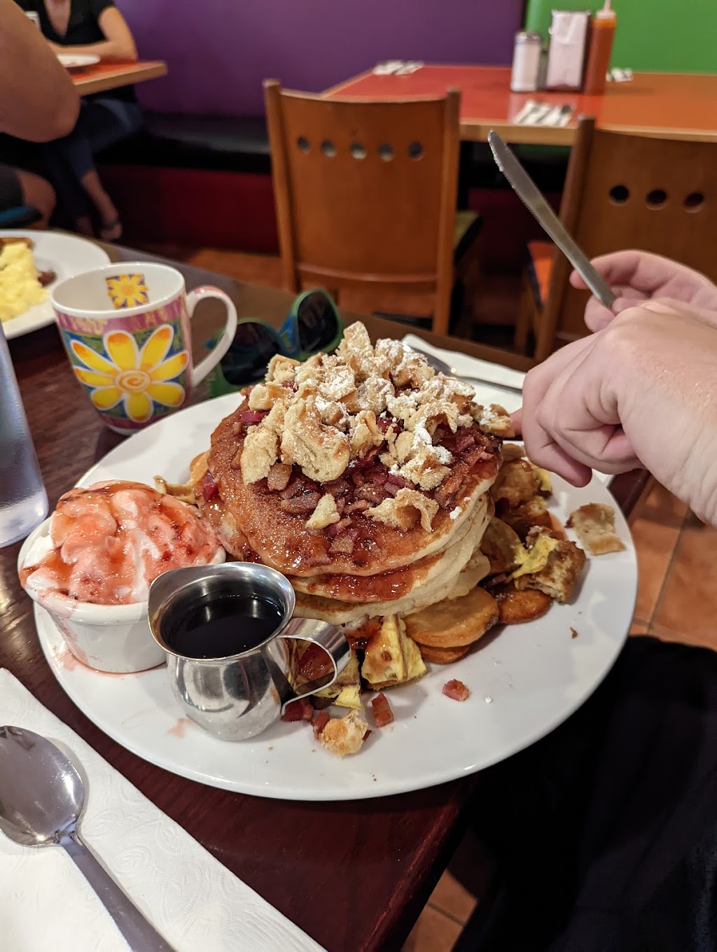 Floyds Diner | 721 Station Ave, Victoria, BC V9B 5R5, Canada | Phone: (778) 440-1200