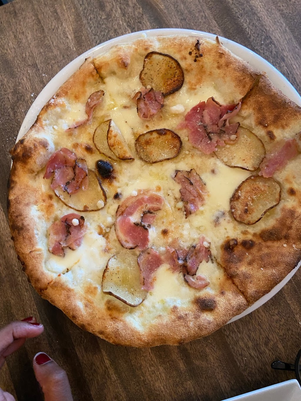 Pizzeria Gusto | 5152 Rue Jarry E, Saint-Léonard, QC H1R 1Y4, Canada | Phone: (514) 326-5184