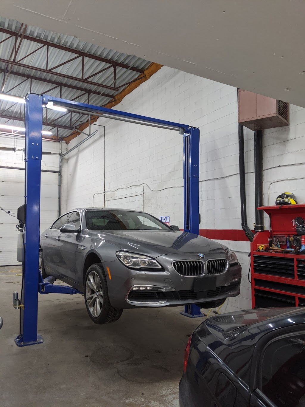 Garage St-Eustache | 740 Boulevard Industriel, Saint-Eustache, QC J7R 5V3, Canada | Phone: (438) 229-9569