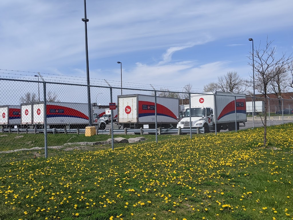 Canada Post Regional Distribution Centre | 3625 Rue Griffith, Saint-Laurent, QC H4T 2C5, Canada | Phone: (866) 607-6301