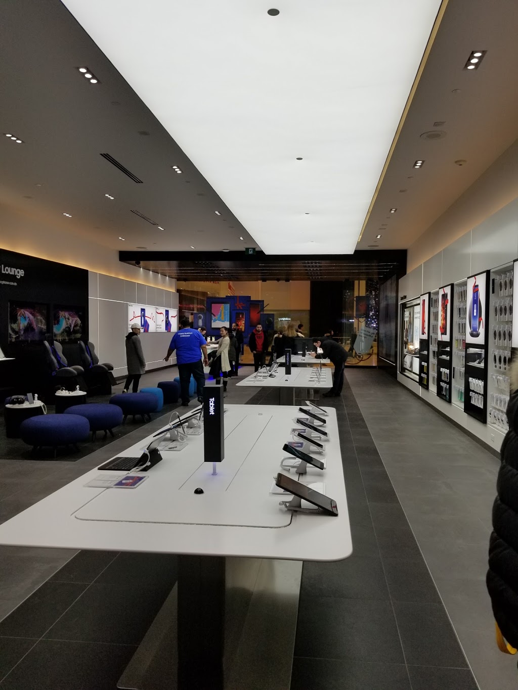 Samsung Experience Store - Yorkdale | 3401 Dufferin St, North York, ON M6A 2T9, Canada | Phone: (416) 784-0819