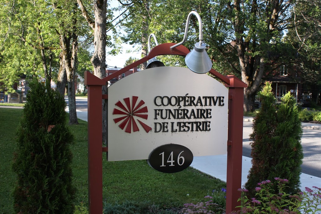 Cooperaive Funeraire De LStr | 146 Rue Angus N, East Angus, QC J0B 1R0, Canada | Phone: (819) 565-7646