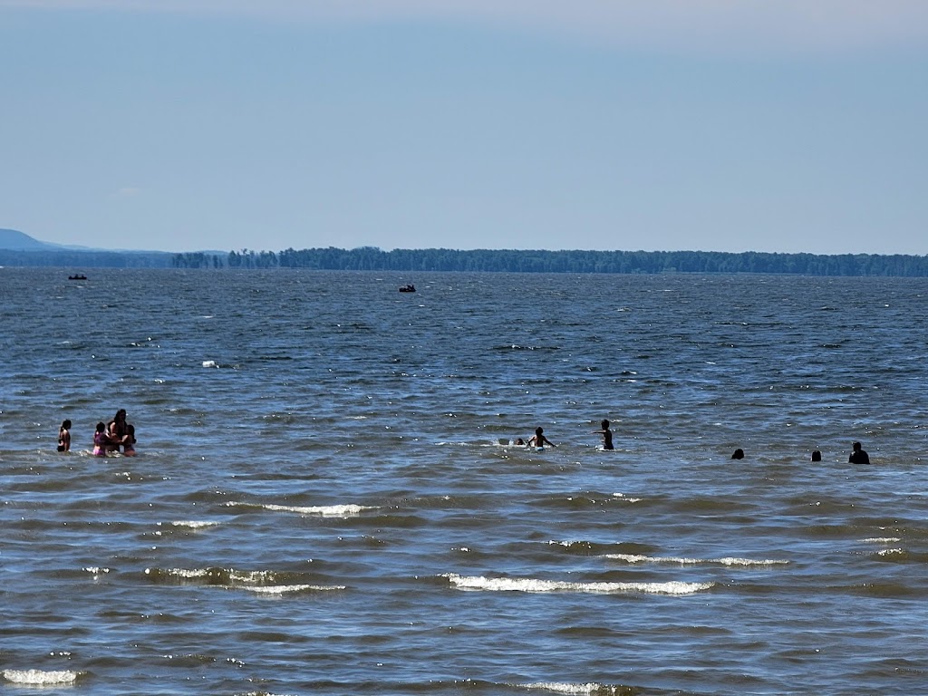 Plage Champlain - Location équipements nautiques | 29 Avenue de Venise O, Venise-en-Québec, QC J0J 2K0, Canada | Phone: (450) 244-5317