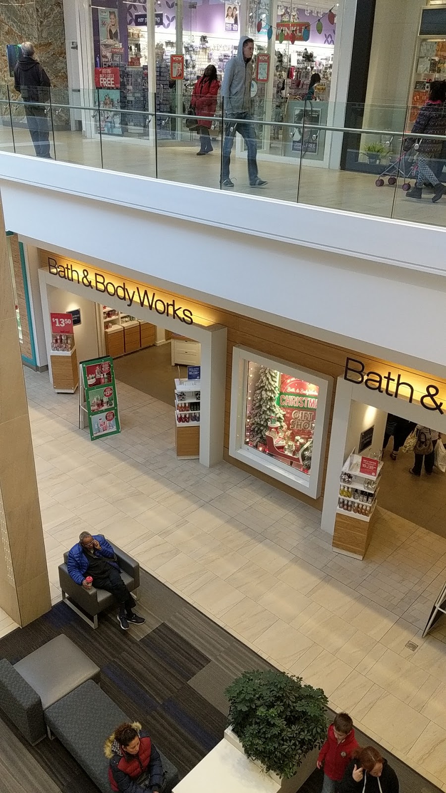 Bath & Body Works | 1 Londonderry Mall NW, Edmonton, AB T5C 3C8, Canada | Phone: (780) 456-5373
