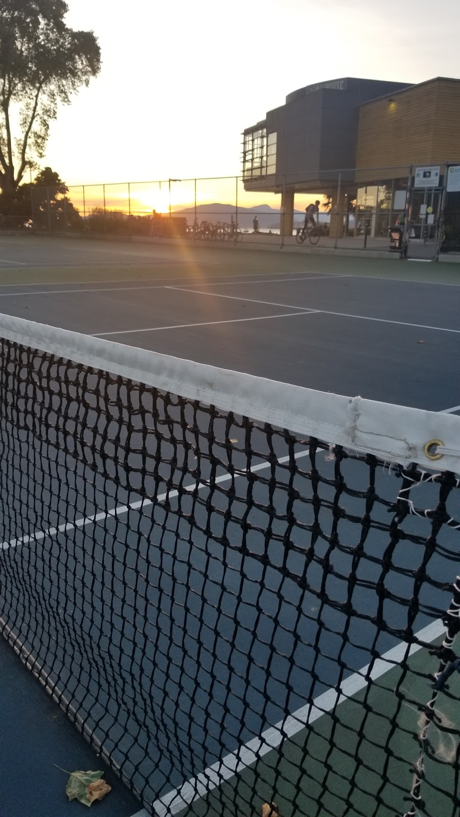 Kitsilano Beach Tennis Courts | Kitsilano, Vancouver, BC V6J 5N2, Canada | Phone: (778) 823-6552