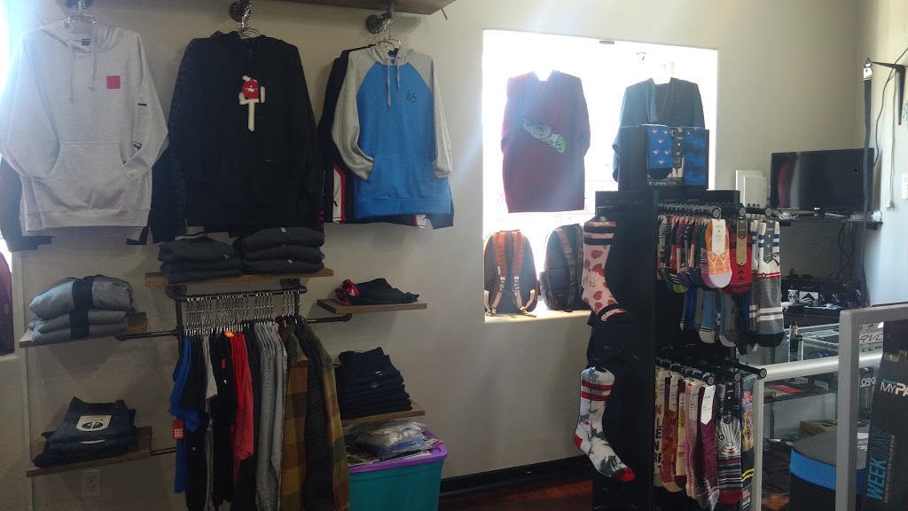 The Collective SK8 Shop | 62 Brant Ave, Brantford, ON N3T 3H1, Canada | Phone: (519) 758-9656