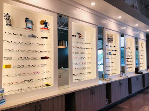 Deerfoot Meadows Optometry | 8180 11 St SE #816, Calgary, AB T2H 3B8, Canada | Phone: (403) 455-3937