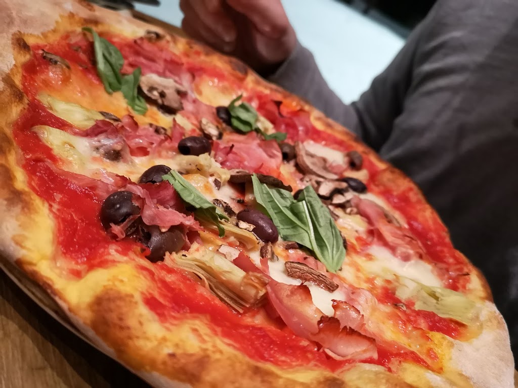 Industria Pizzeria + Bar | 1323 Boulevard Michèle-Bohec Unit 101, Blainville, QC J7C 0P8, Canada | Phone: (450) 420-4242