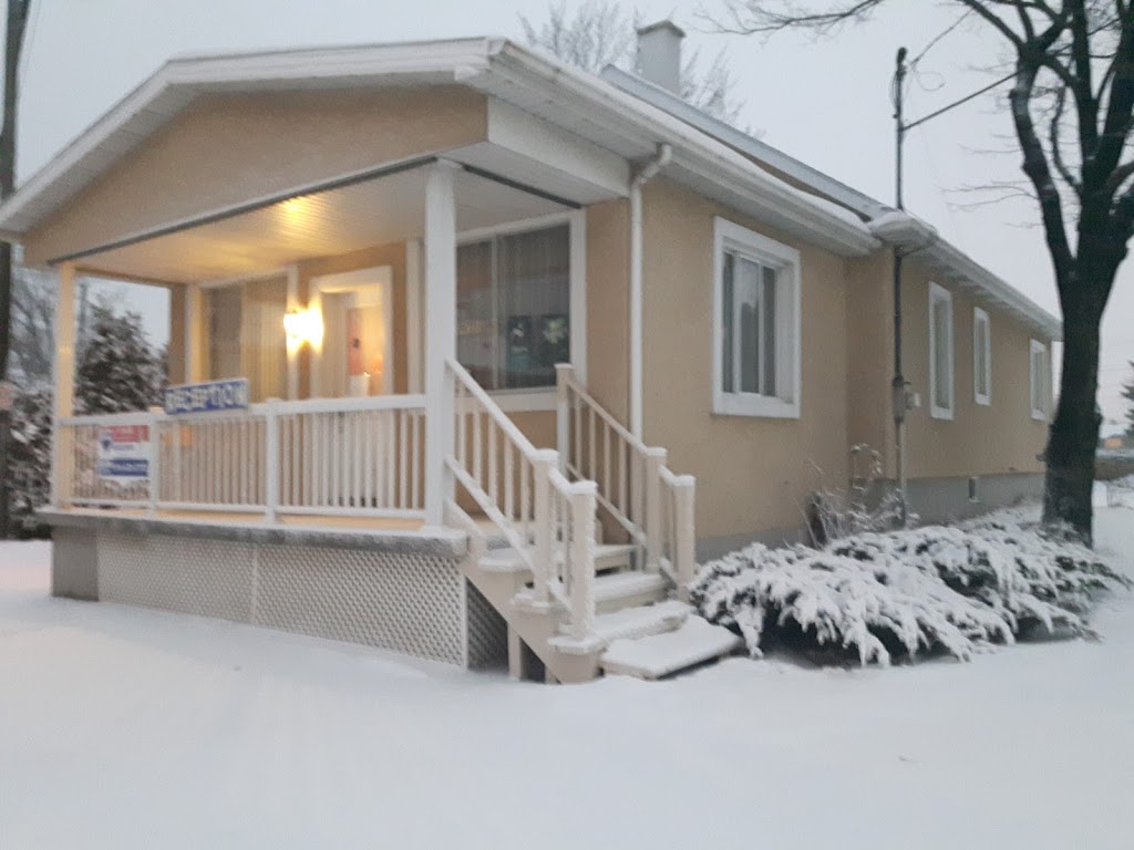 Motel Tracy | 3330 QC-132, Sorel-Tracy, QC J3R 1N9, Canada | Phone: (450) 742-4565