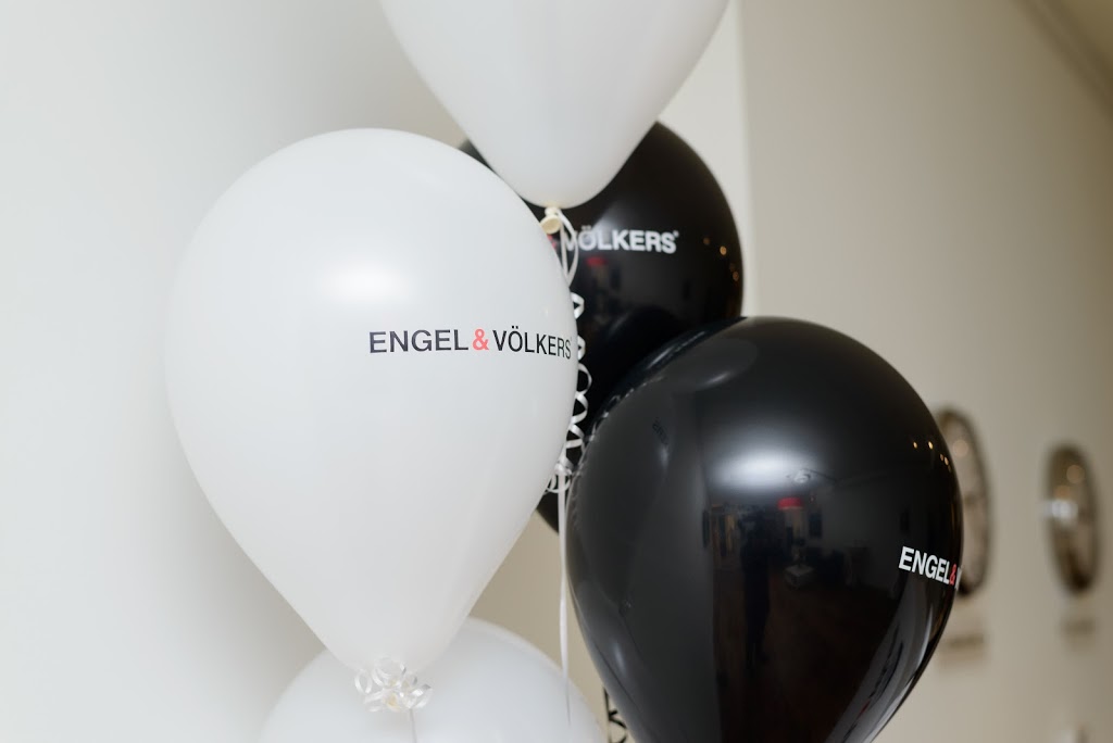 ENGEL & VÖLKERS OAKVILLE | 226 Lakeshore Rd E, Oakville, ON L6J 1H8, Canada | Phone: (905) 815-8788