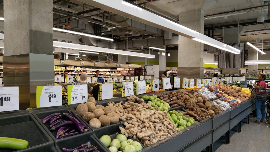 FreshCo. | 559 Sherbourne St, Toronto, ON M4X 1W6, Canada | Phone: (416) 925-4851