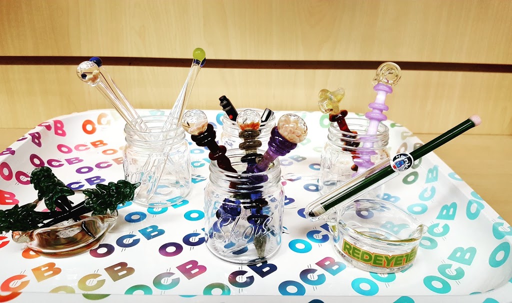 Bongs & Such | 4823 Macleod Trail SW, Calgary, AB T2G 0A7, Canada | Phone: (403) 243-5251