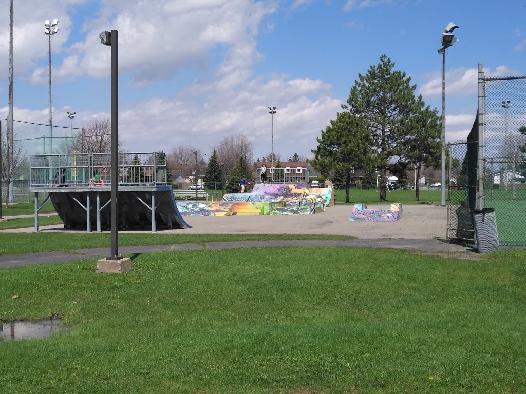 Parc René-Veillet | 1050 Rue de Parklane, Longueuil, QC J4V, Canada | Phone: (450) 926-5603