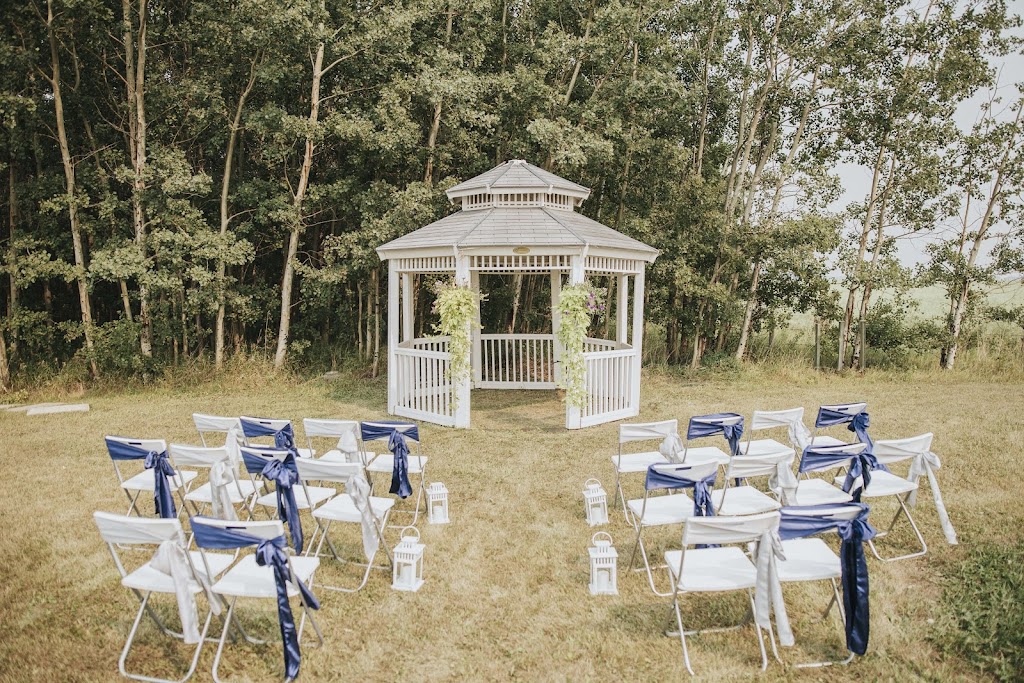 The Rustic Wedding Barn | 264067 Highway 13, AB T0C 1H0, Canada | Phone: (780) 800-7423