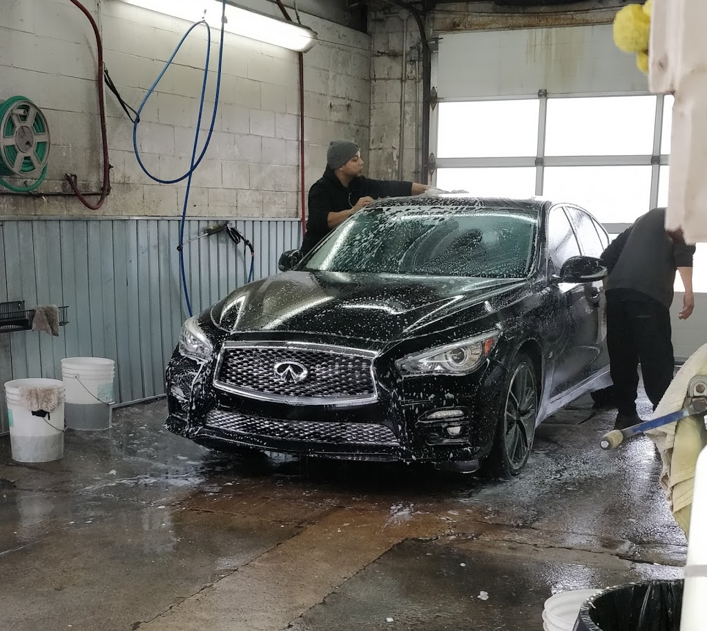 Lave-Auto Du Port | 501 Rue Bridge, Montréal, QC H3K 2C7, Canada | Phone: (514) 939-3786