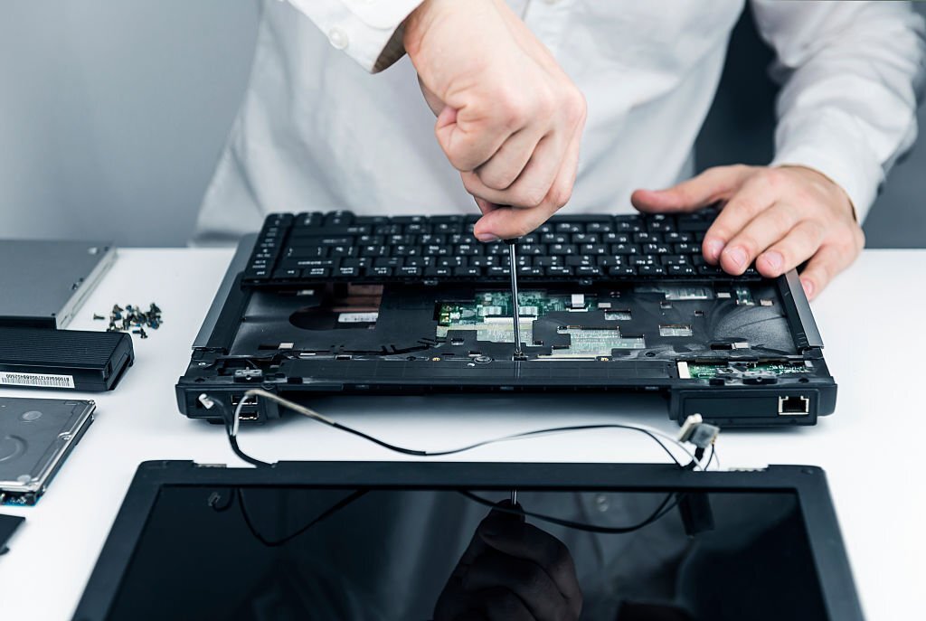 Computer Repair Services (IT-F1.Ca) | 2020 Fullerton Ave #201, North Vancouver, BC V7P 3G3, Canada | Phone: (604) 722-5739