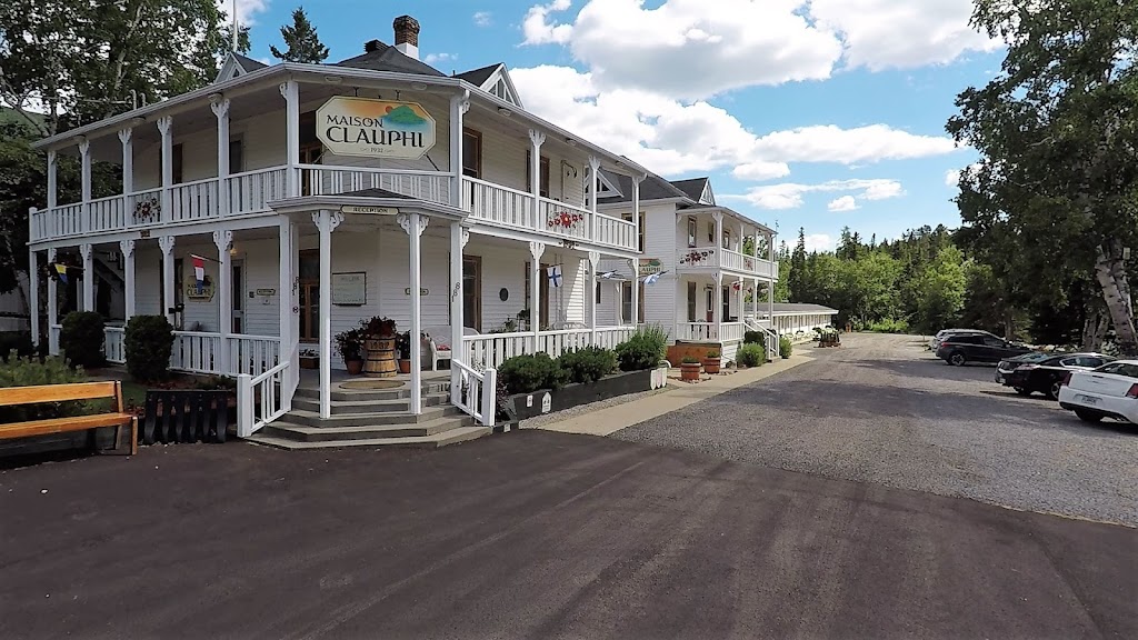 Maison Clauphi | 188 Rue des Pionniers, Tadoussac, QC G0T 2A0, Canada | Phone: (418) 235-4303