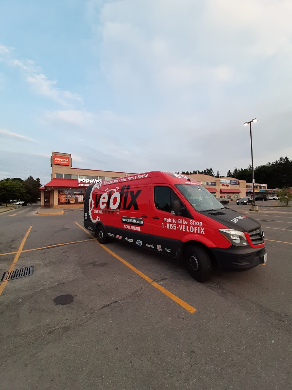 Popeyes Louisiana Kitchen | 3493 Kingston Rd #3465, Scarborough, ON M1M 1R4, Canada | Phone: (416) 267-3875