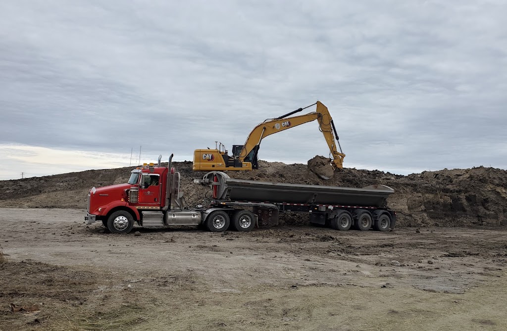 Friesen Hauling & Excavating | 34121 Clearsprings Rd E, Steinbach, MB R5G 1V2, Canada | Phone: (204) 326-9634