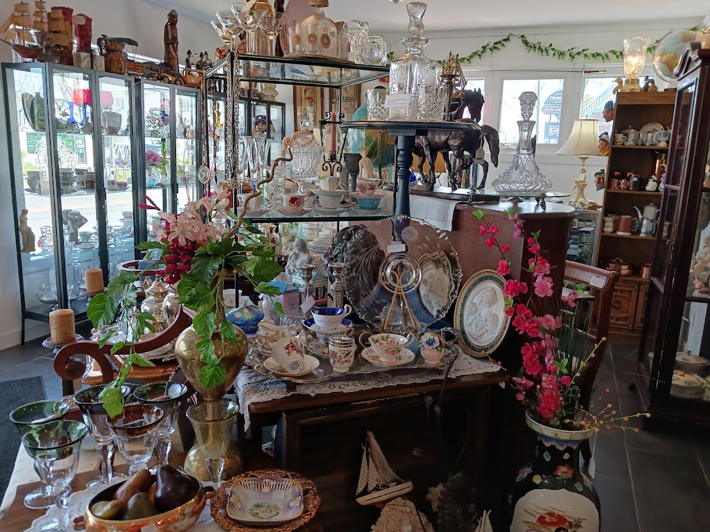 Coach Stop Antiques | 1511 Niagara Stone Rd, Virgil, ON L0S 1T0, Canada | Phone: (905) 341-6444