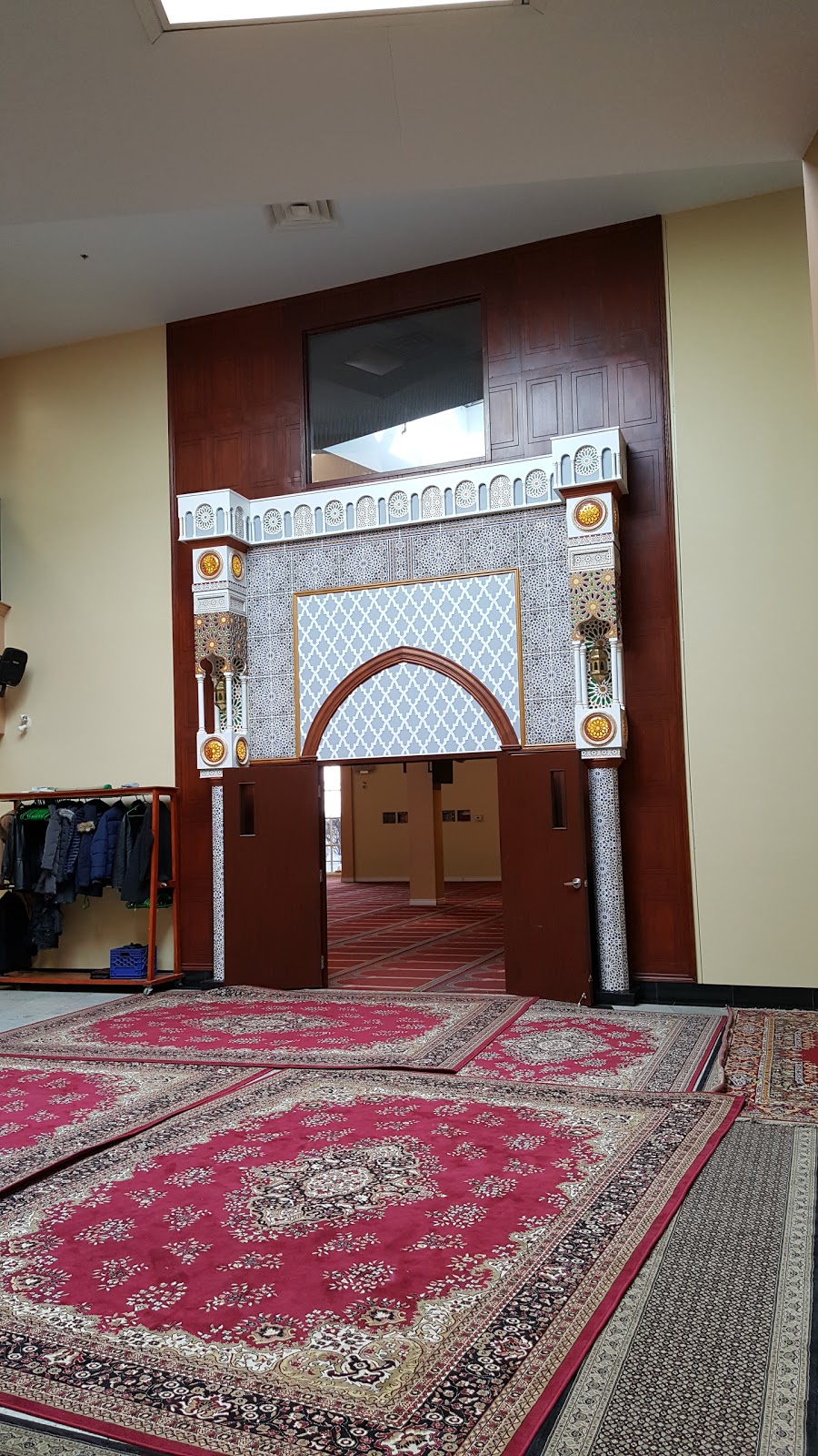 Islamic Community Center | 5905 Grande Allée, Brossard, QC J4Z 3G4, Canada | Phone: (450) 656-9841