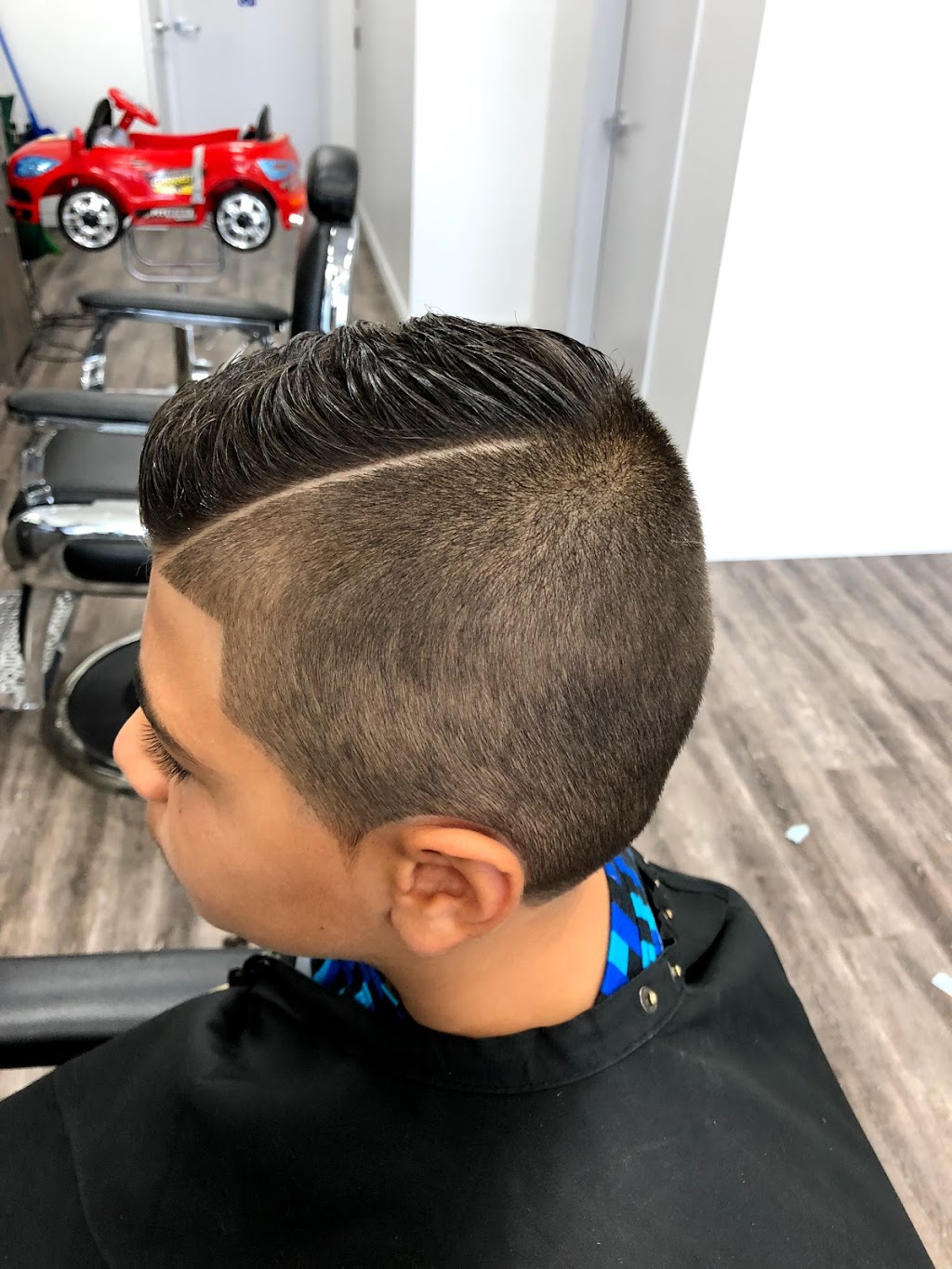 Leo’s barber shop | 1808 Rymal Rd E #6, Hannon, ON L0R 1P0, Canada | Phone: (905) 692-9998