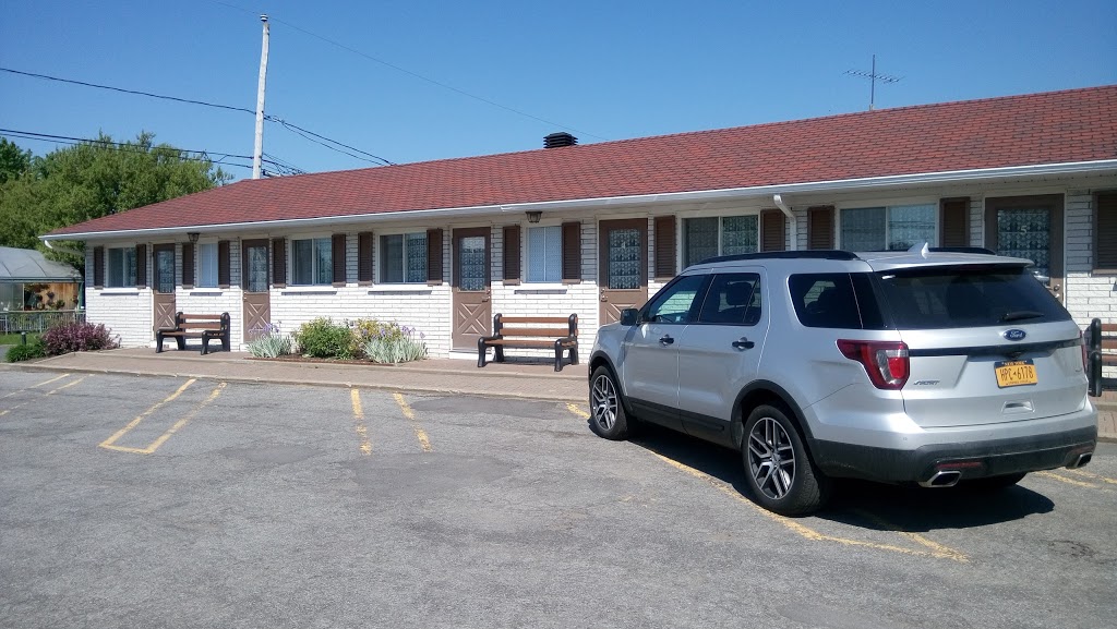 Motel Le Marquis | 989 Rue Notre-Dame E, Trois-Rivières, QC G8T 4J5, Canada | Phone: (819) 378-7130