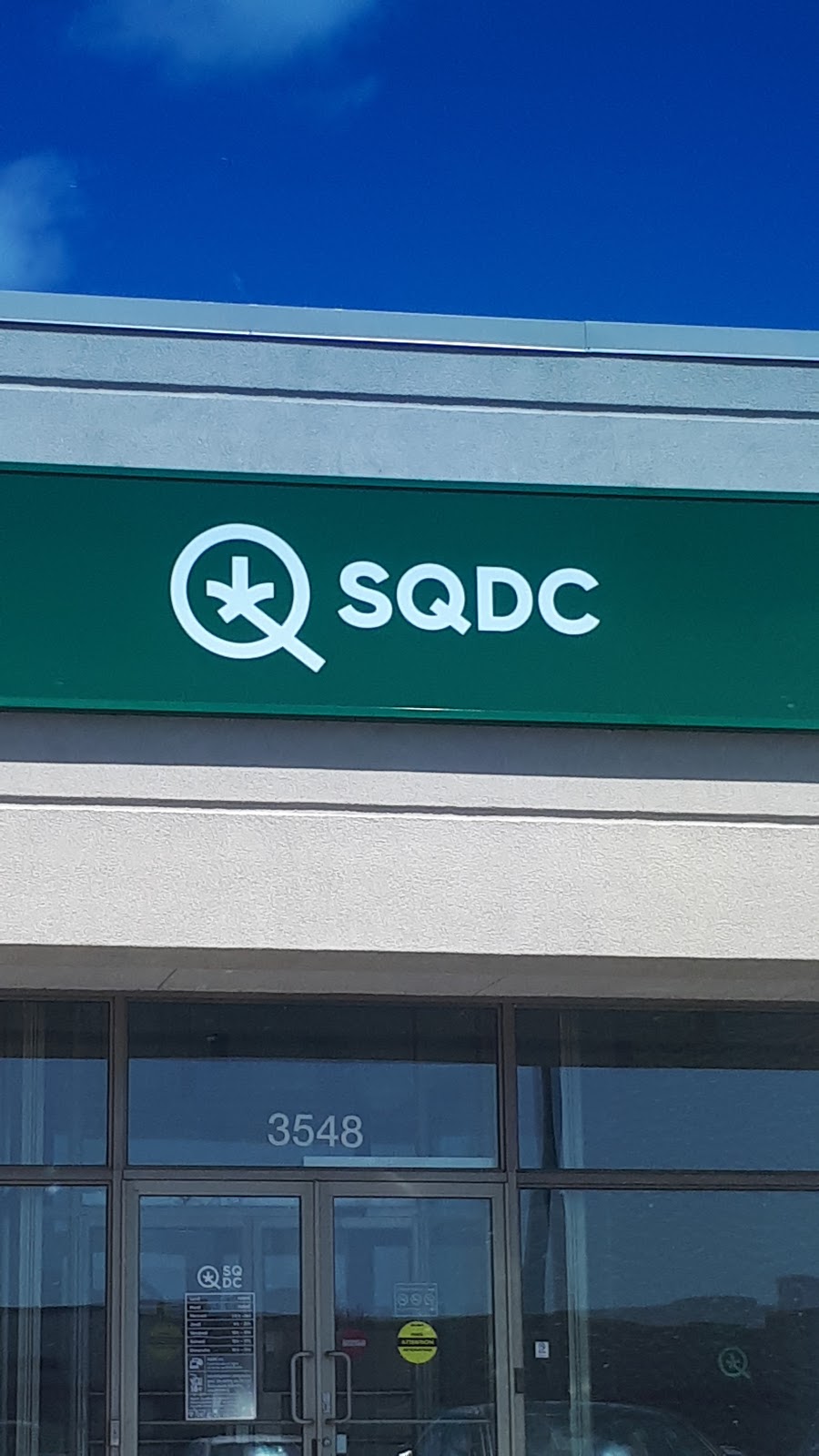 SQDC | 3548 Boulevard des Forges, Trois-Rivières, QC G8Y 5H5, Canada | Phone: (819) 909-8001