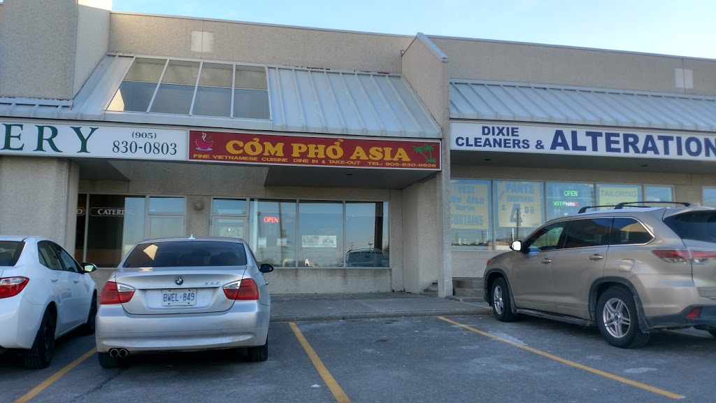 Com Pho Asia | 16635 Yonge St, Newmarket, ON L3X 1W4, Canada | Phone: (905) 830-9626