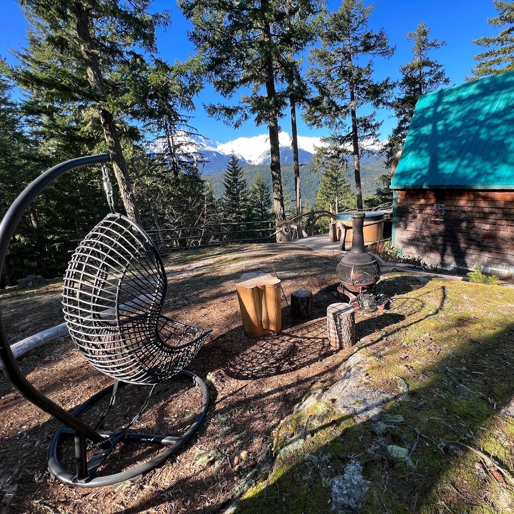 Tantalus View Retreat Chalet | 451 Swift Creek Forest Service Rd, Brackendale, BC V0N 1H0, Canada | Phone: (604) 848-9070