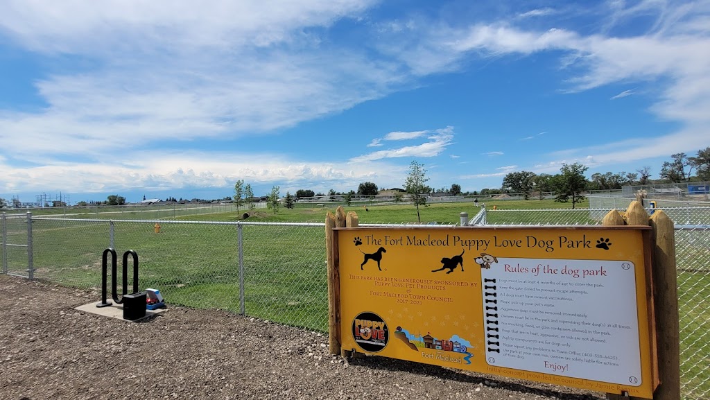 Fort Macleod Puppy Love Dog Park | 765 30 St, Fort Macleod, AB T0L 0Z0, Canada | Phone: (403) 553-4425