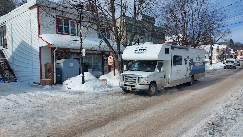 Le Book Humanitaire | 215 Rue Brière, Saint-Jérôme, QC J7Y 3A7, Canada | Phone: (450) 436-2665