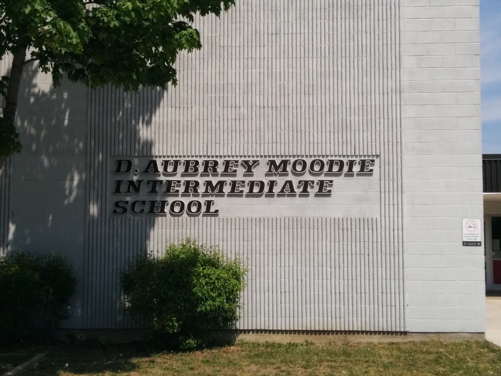 D. A. Moodie Intermediate School | 595 Moodie Dr, Nepean, ON K2H 8A8, Canada | Phone: (613) 829-4081