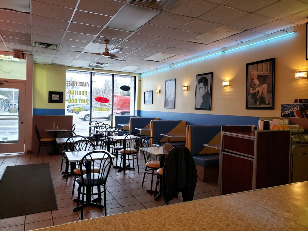 Restaurant La Belle Province | 5002 Rue Principale, Saint-Félix-de-Valois, QC J0K 2M0, Canada | Phone: (450) 889-7887