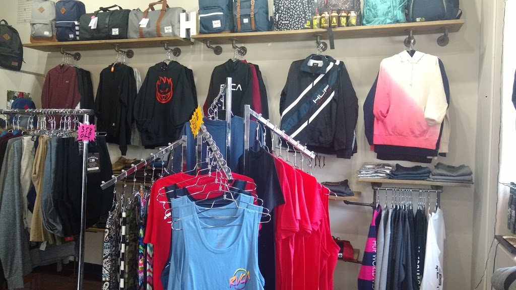 The Collective SK8 Shop | 62 Brant Ave, Brantford, ON N3T 3H1, Canada | Phone: (519) 758-9656