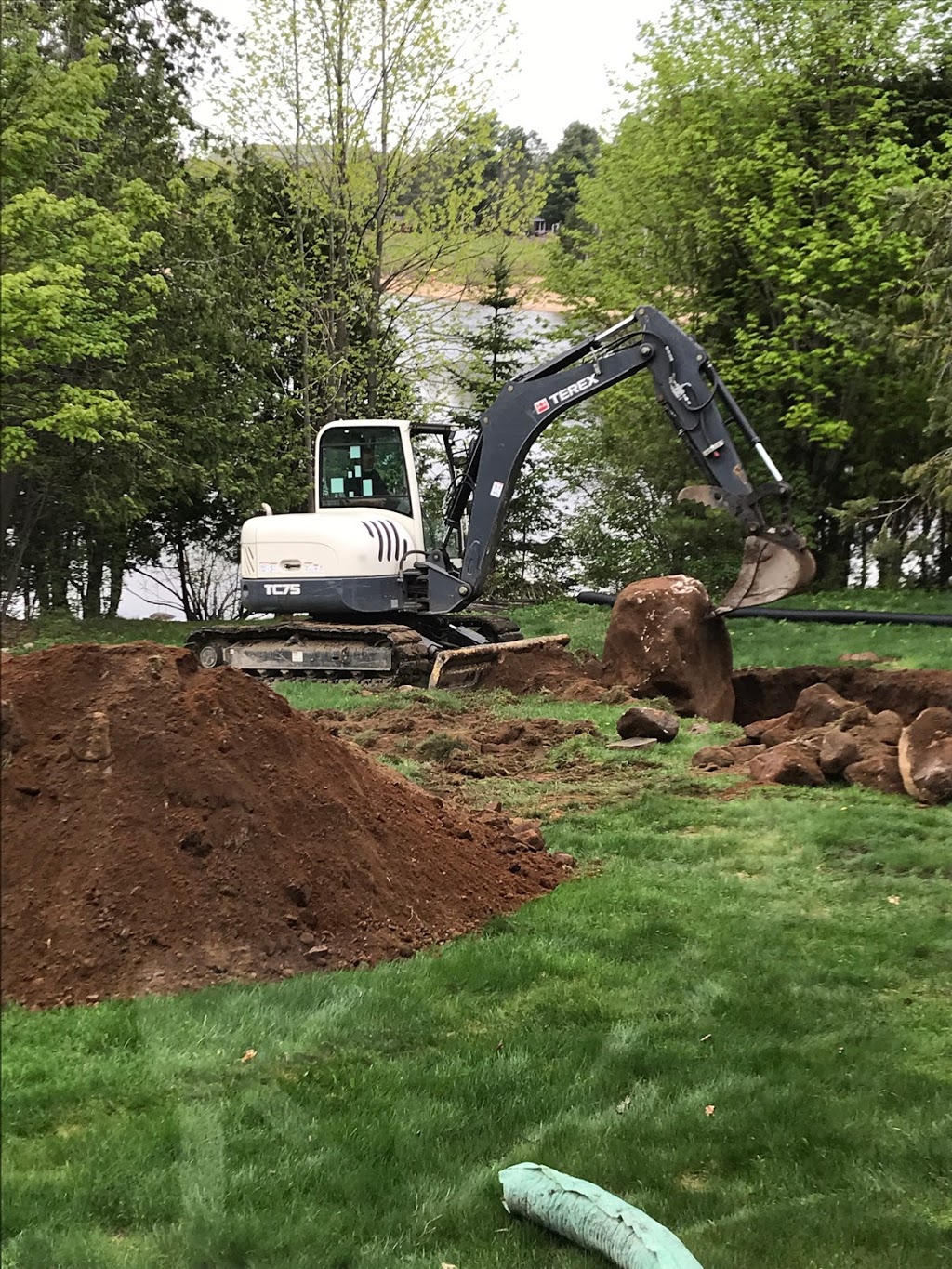 Yantha Backhoe & Trucking Ltd | 2531 Dafoe Rd, Combermere, ON K0J 1L0, Canada | Phone: (613) 756-3441